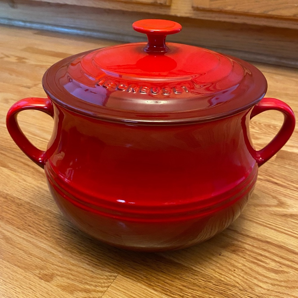 Le Creuset Stoneware Bean Pot, 4.5 Quart, Red